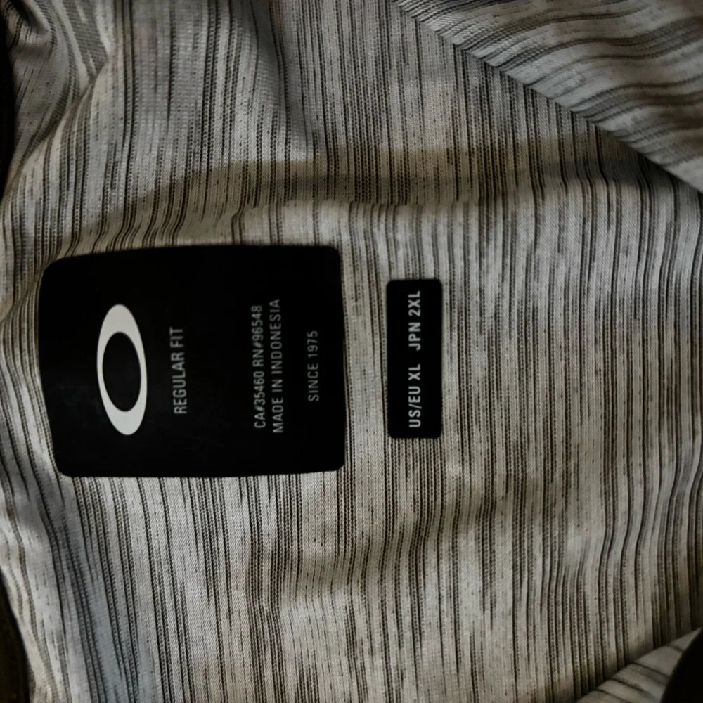 Oakley Gravity Men's Polo Shirt XL - Picture 6 of 6
